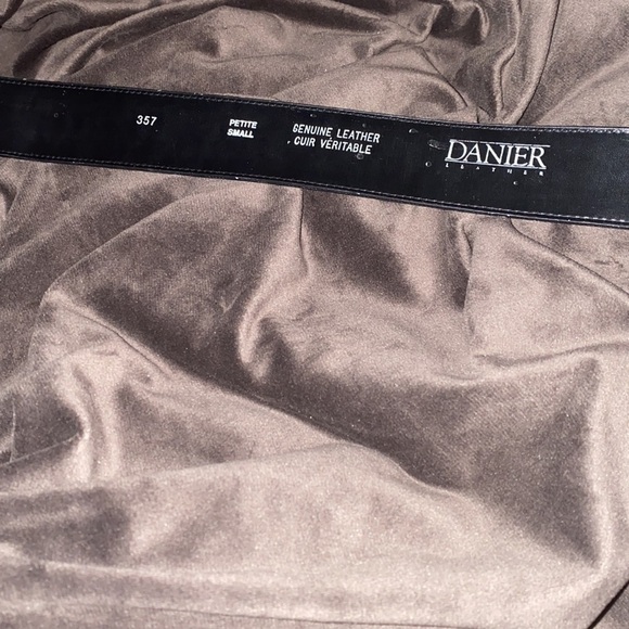 Danier Leather black suede leather gold buckle belt  Sz Petite Small - Picture 8 of 11